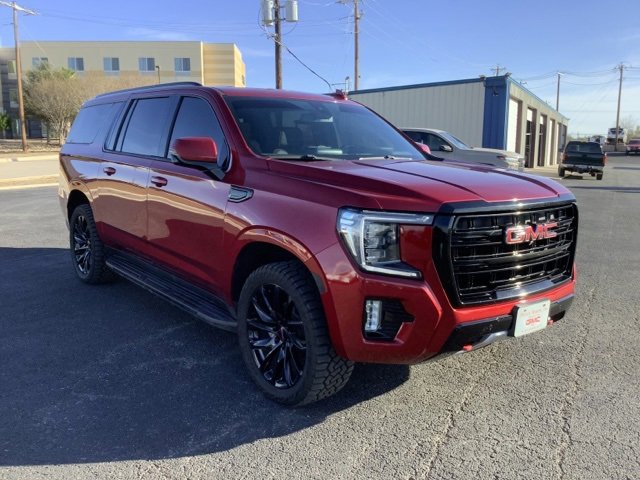 2021 GMC Yukon XL AT4's photo