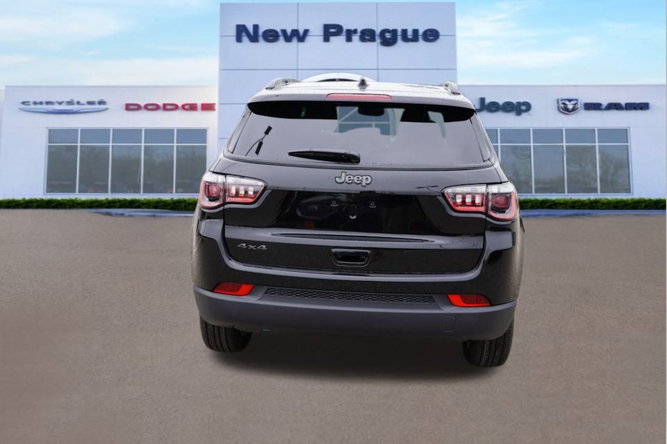 2025 Jeep Compass Latitude photo 4