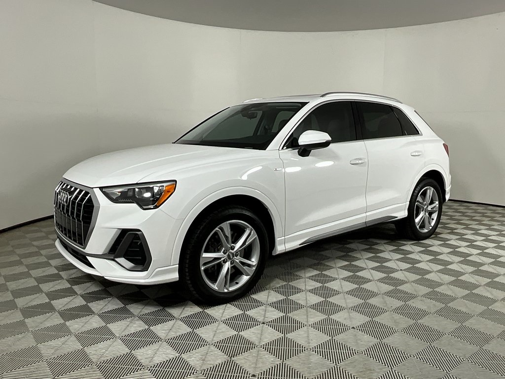2020 Audi Q3 S Line Premium's photo