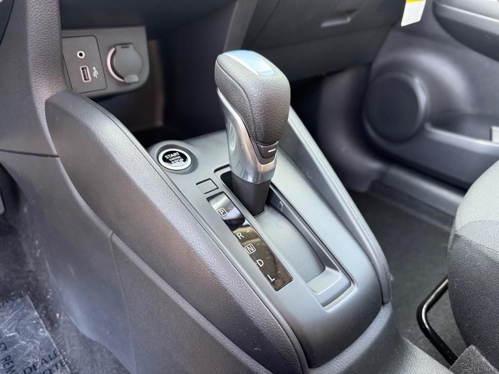 2025 Nissan Kicks Play S photo 8