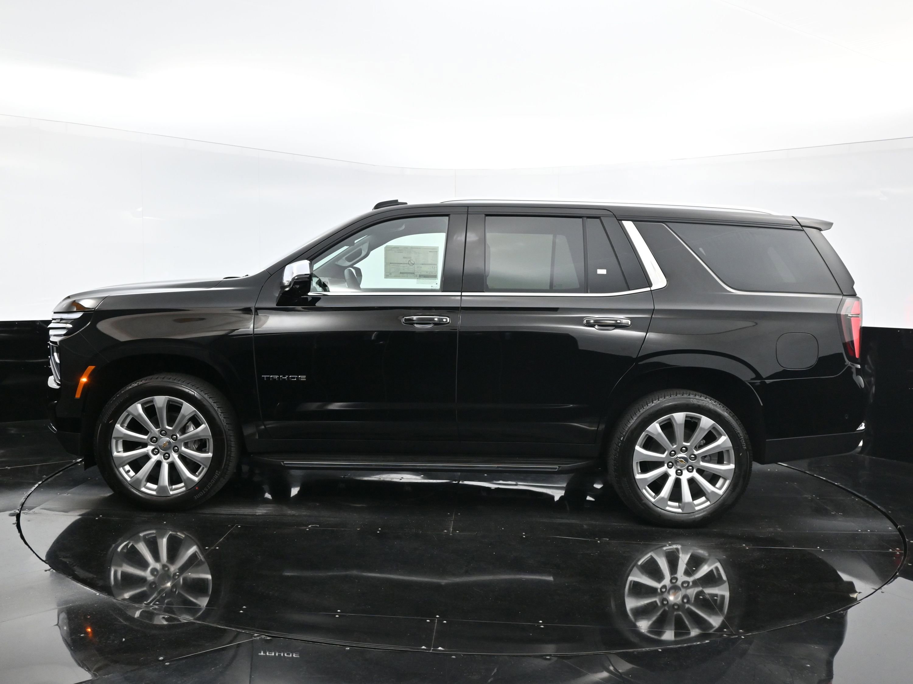 2025 Chevrolet Tahoe Premier photo 4