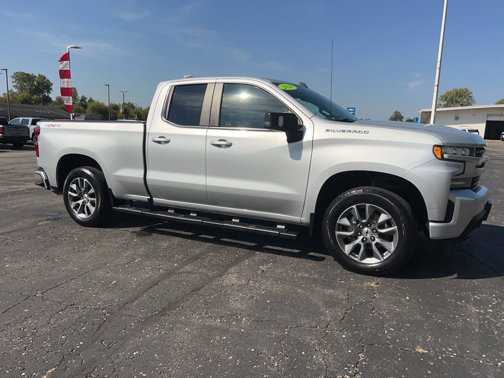 2020 Chevrolet Silverado 1500 RST photo 3