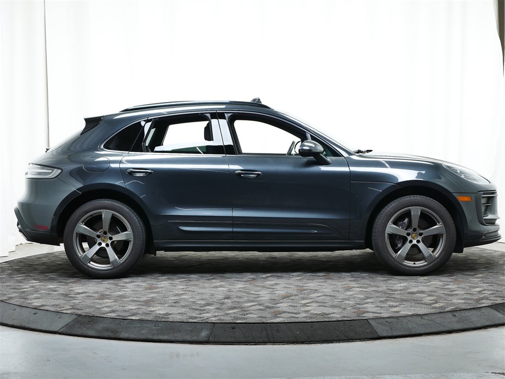 2022 Porsche Macan photo 7