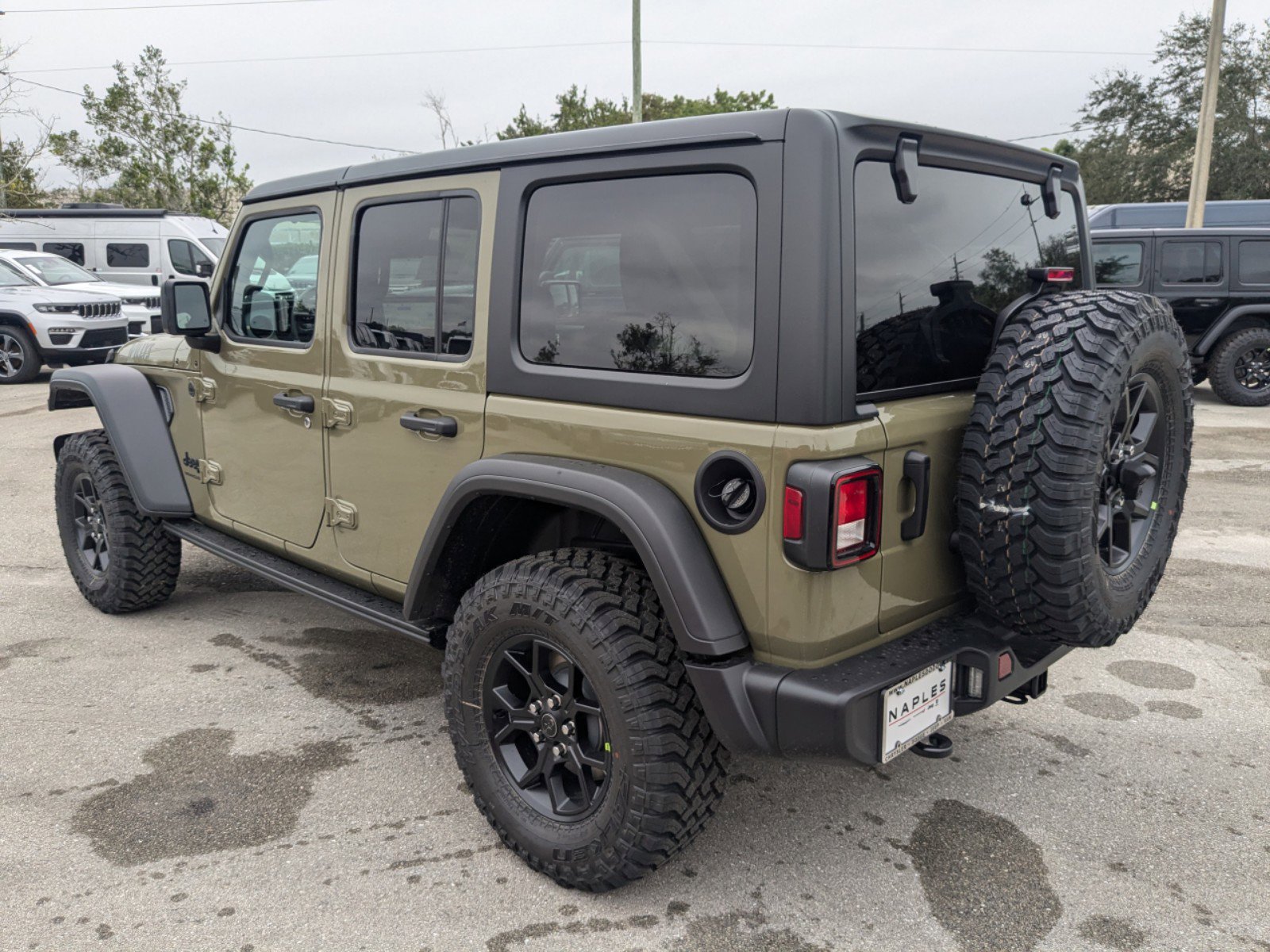 2025 Jeep Wrangler Willys photo 7