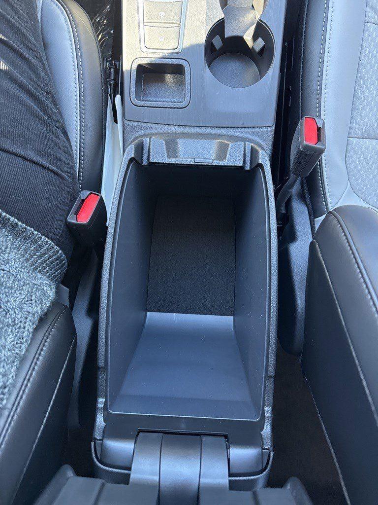 2025 Ford Escape Plug-In Hybrid photo 39