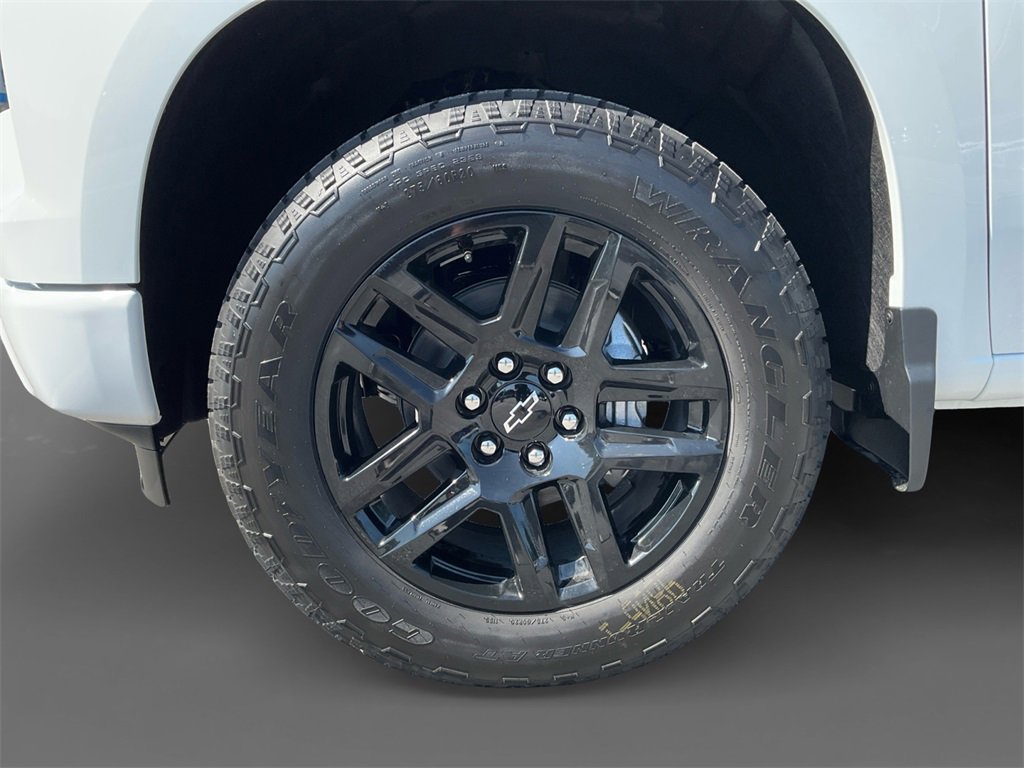 2025 Chevrolet Silverado 1500 Custom photo 13