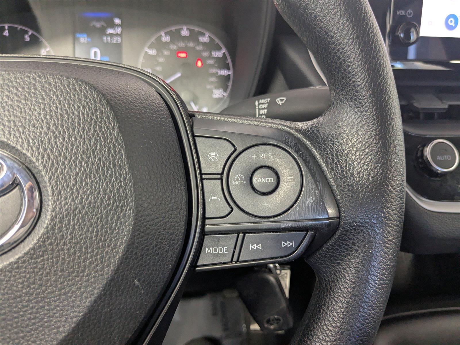 2023 Toyota Corolla LE photo 13