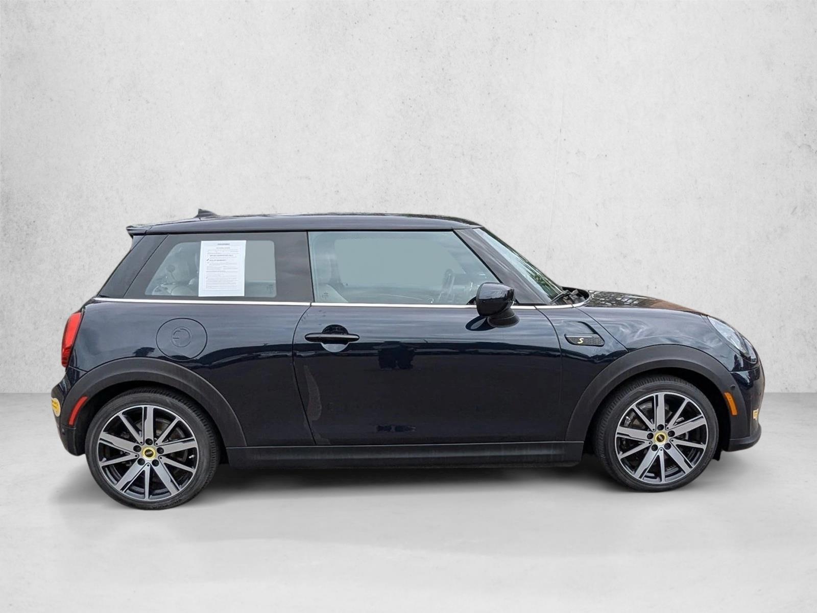 2022 Mini Cooper Hardtop SE photo 4
