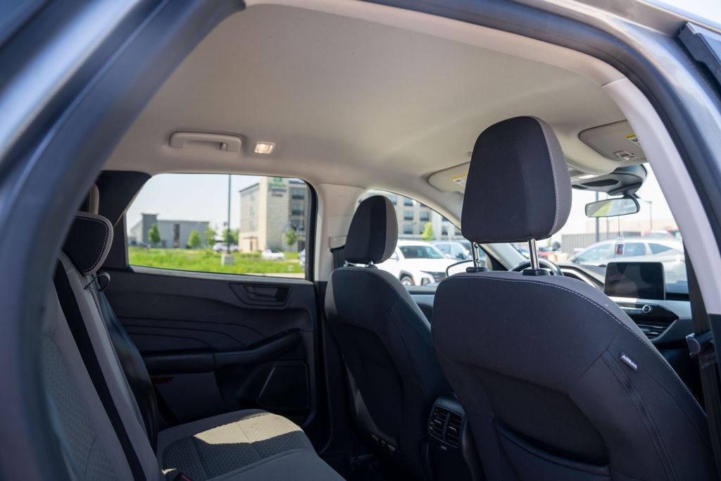 2022 Ford Escape SE photo 13