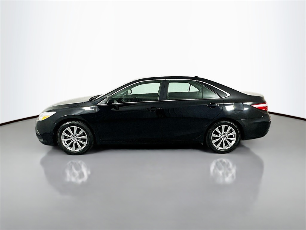 2016 Toyota Camry Hybrid XLE photo 4