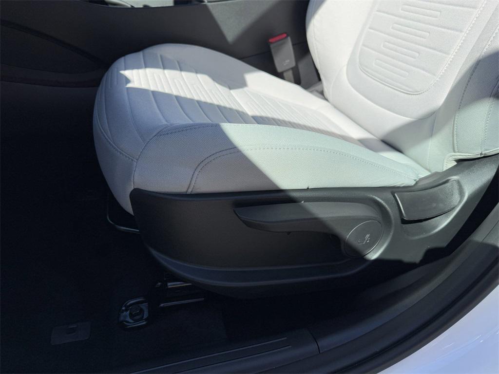 2025 Hyundai Santa Cruz SE photo 11
