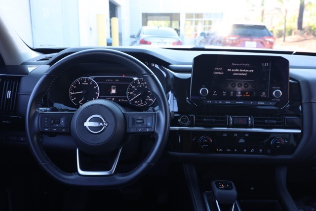 2024 Nissan Pathfinder SV photo 19