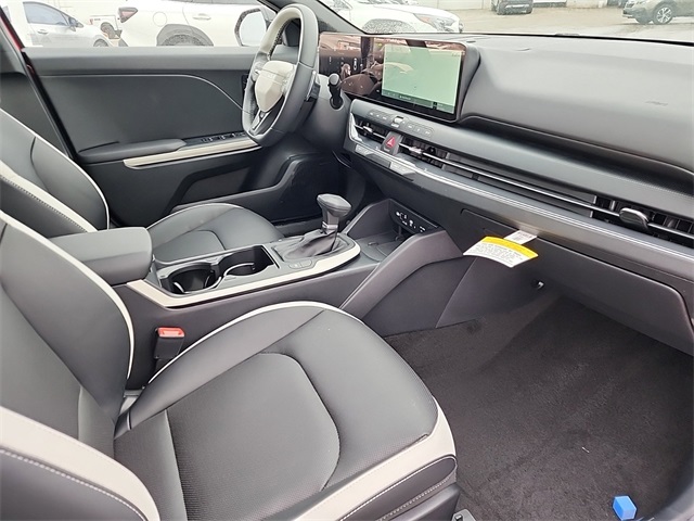 2025 Kia K4 GT-Line Turbo photo 15