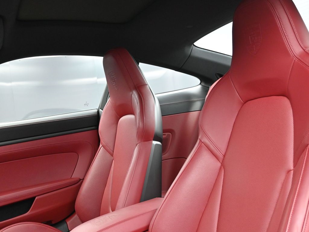2024 Porsche 911 GTS photo 4