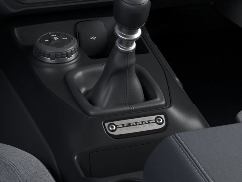 2025 Ford Bronco Base photo 14