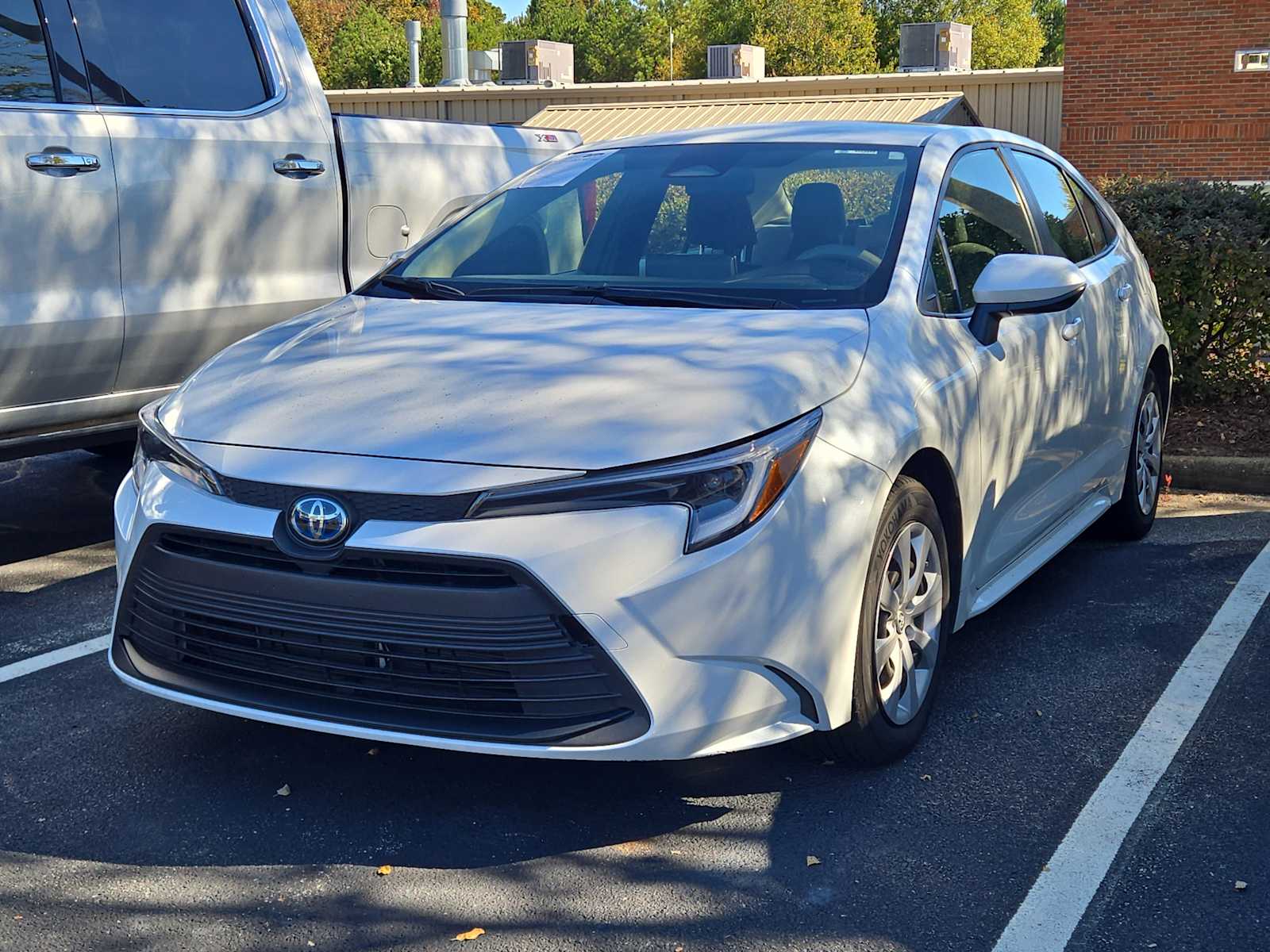2023 Toyota Corolla Hybrid LE photo 3