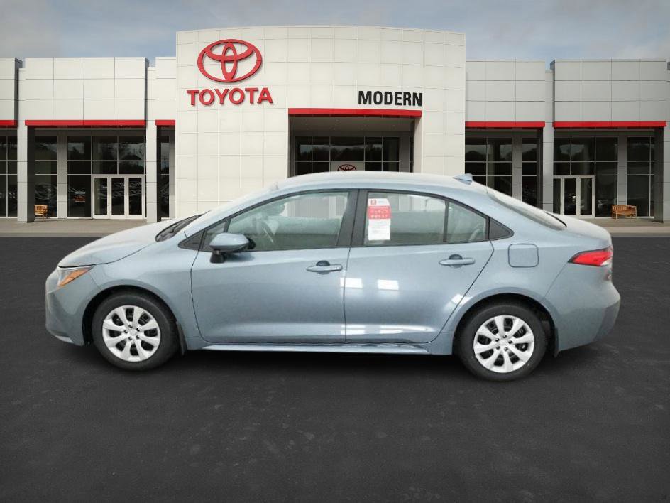 2025 Toyota Corolla LE photo 10