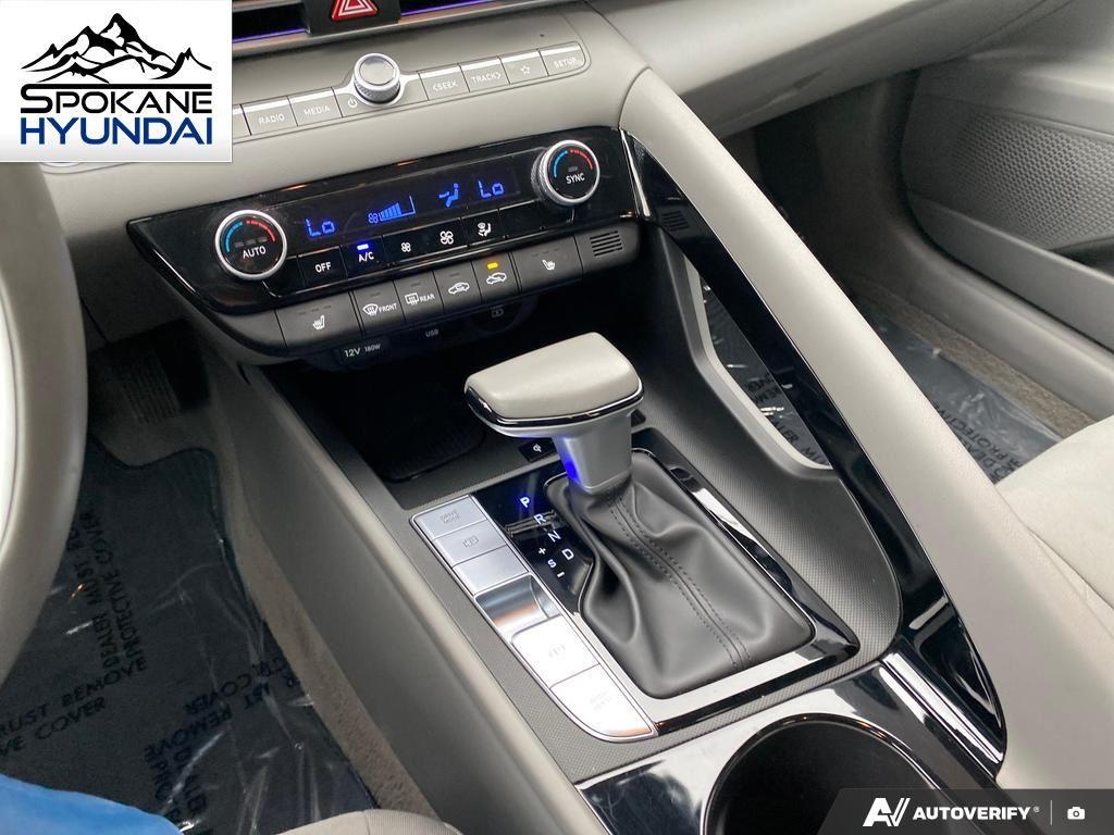 2024 Hyundai Elantra SEL Convenience photo 20