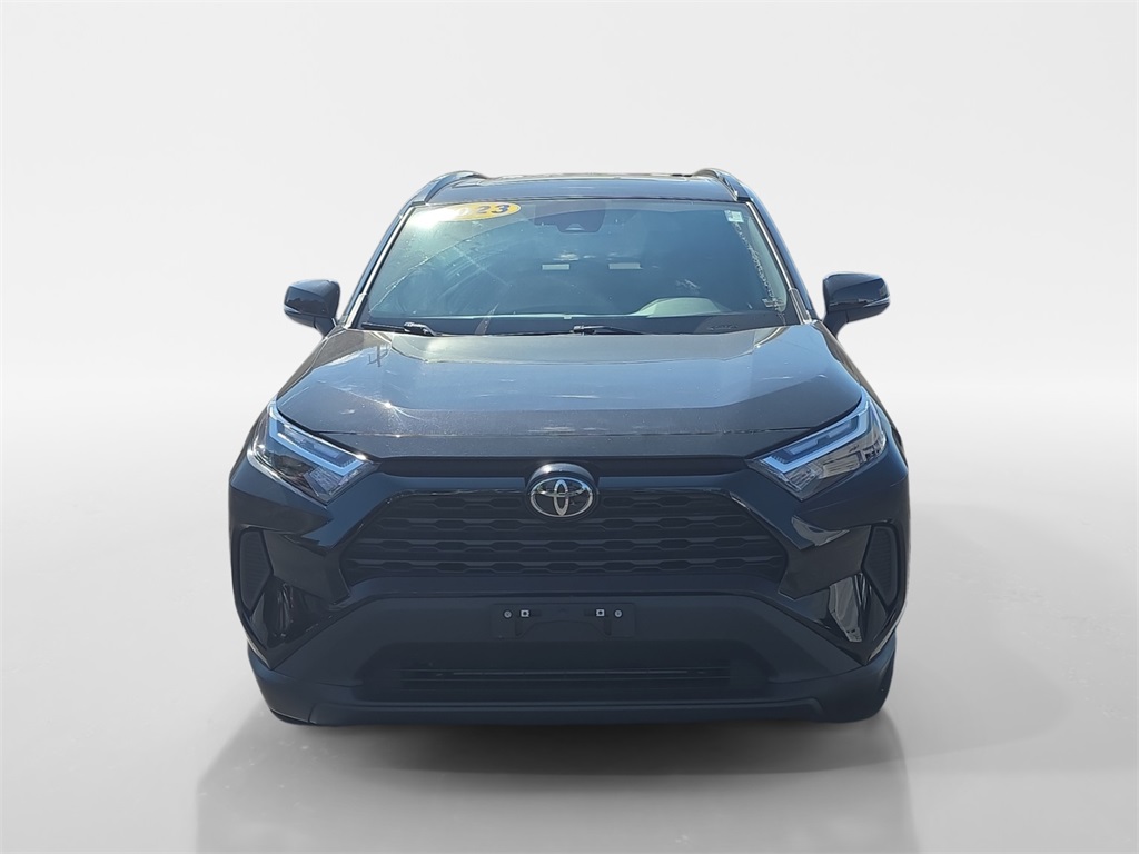 2023 Toyota RAV4 XLE photo 3