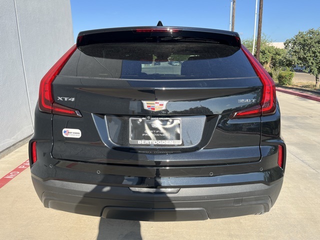 2024 Cadillac XT4 Luxury photo 2
