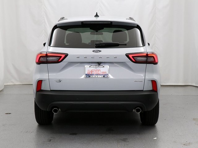 2025 Ford Escape ST-Line photo 4