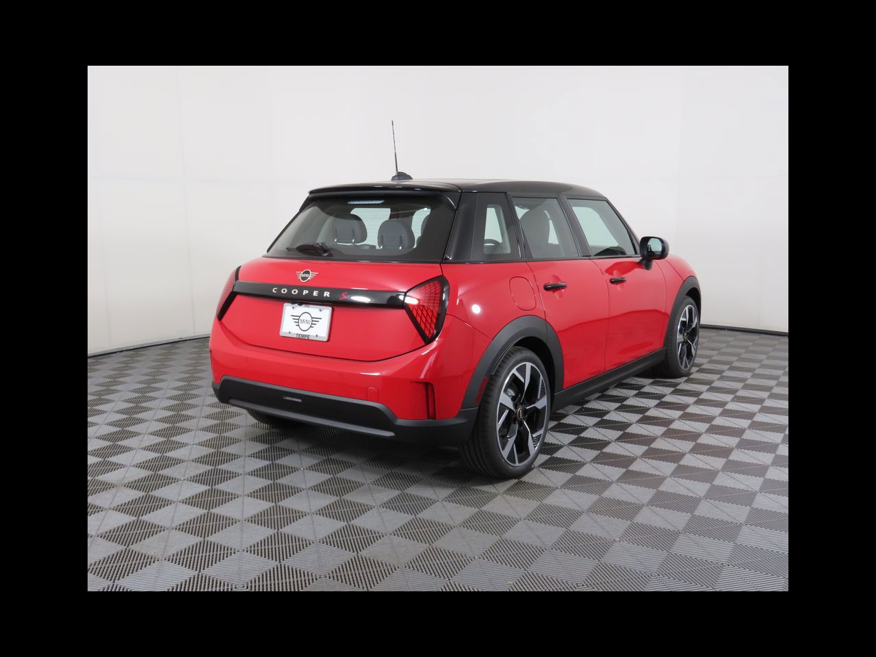 2025 Mini Cooper 4 Door Hardtop Signature photo 5