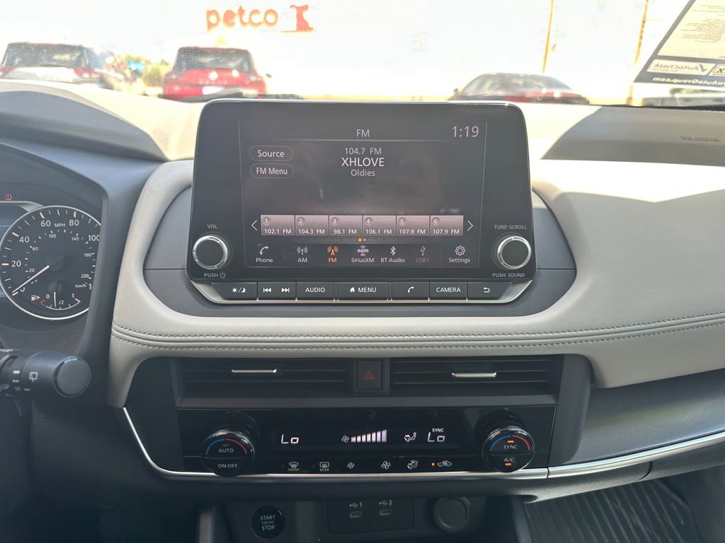 2024 Nissan Rogue SV photo 10