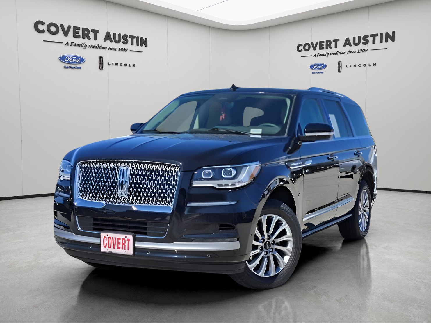 2022 Lincoln Navigator Base's photo