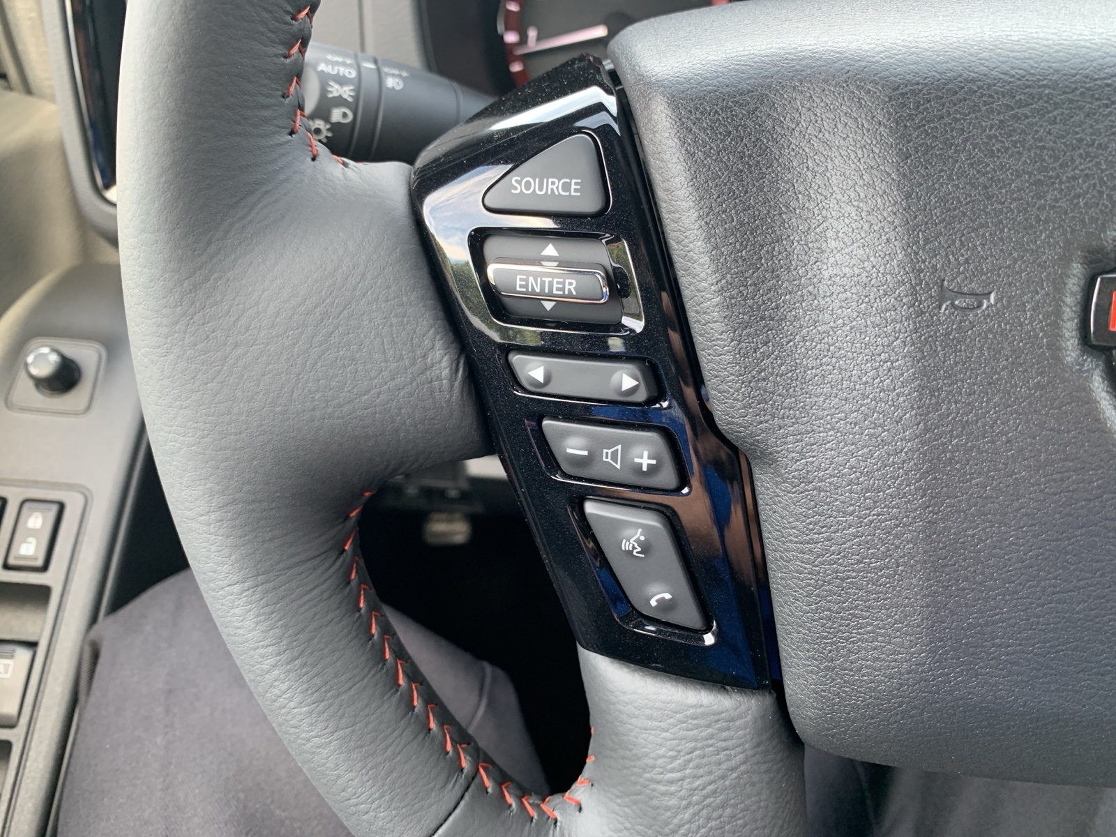 2026 Nissan Frontier PRO-4X photo 14