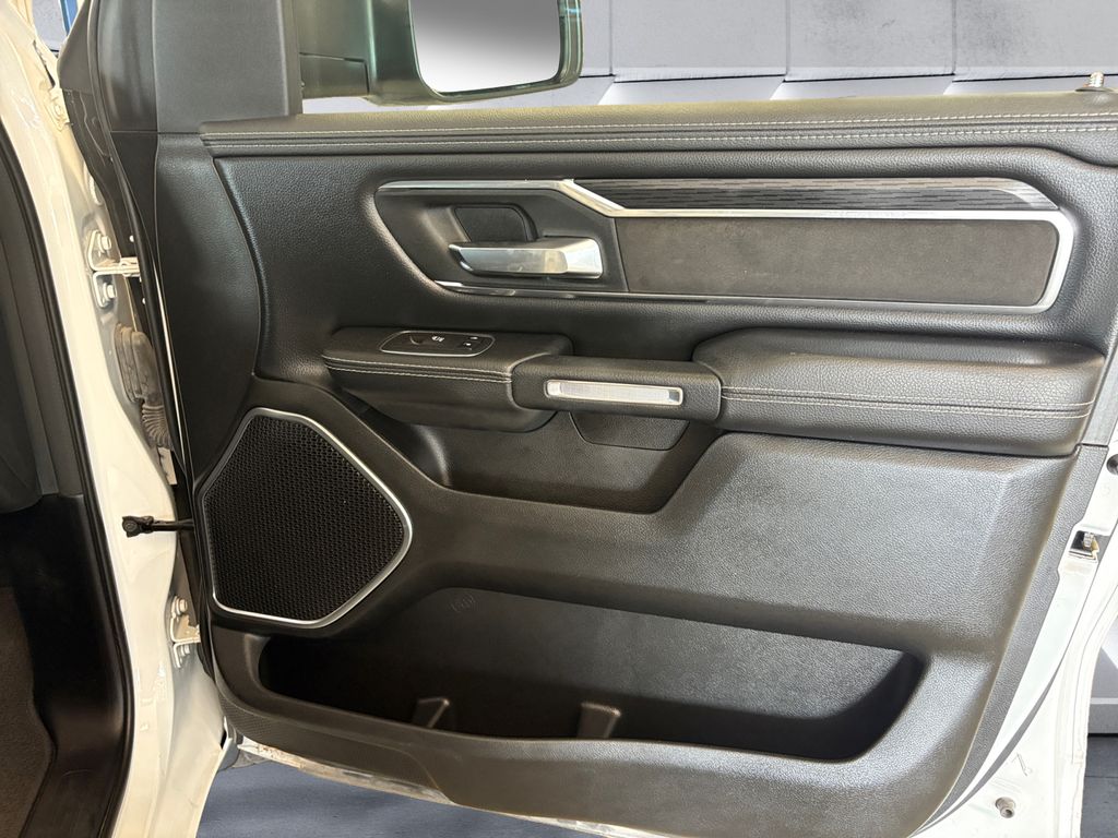 2024 Ram 1500 Laramie photo 15