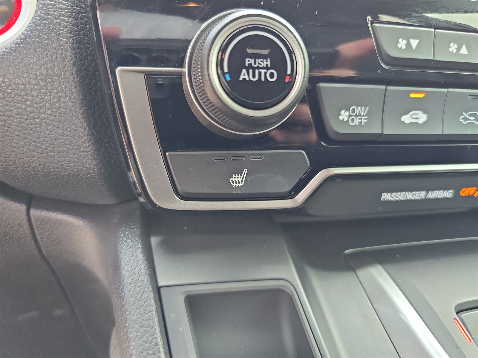 2022 Honda CR-V Hybrid Touring photo 18