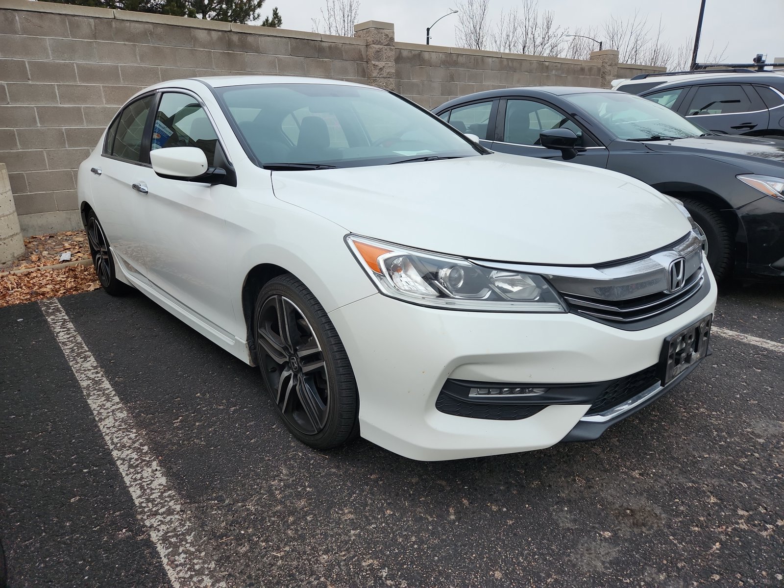 2017 Honda Accord Sport photo 4