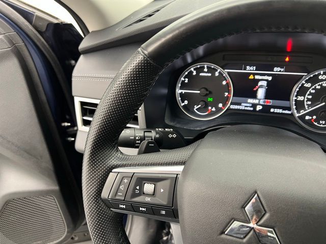 2024 Mitsubishi Outlander SE photo 14
