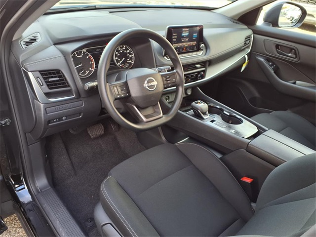 2025 Nissan Rogue S photo 4