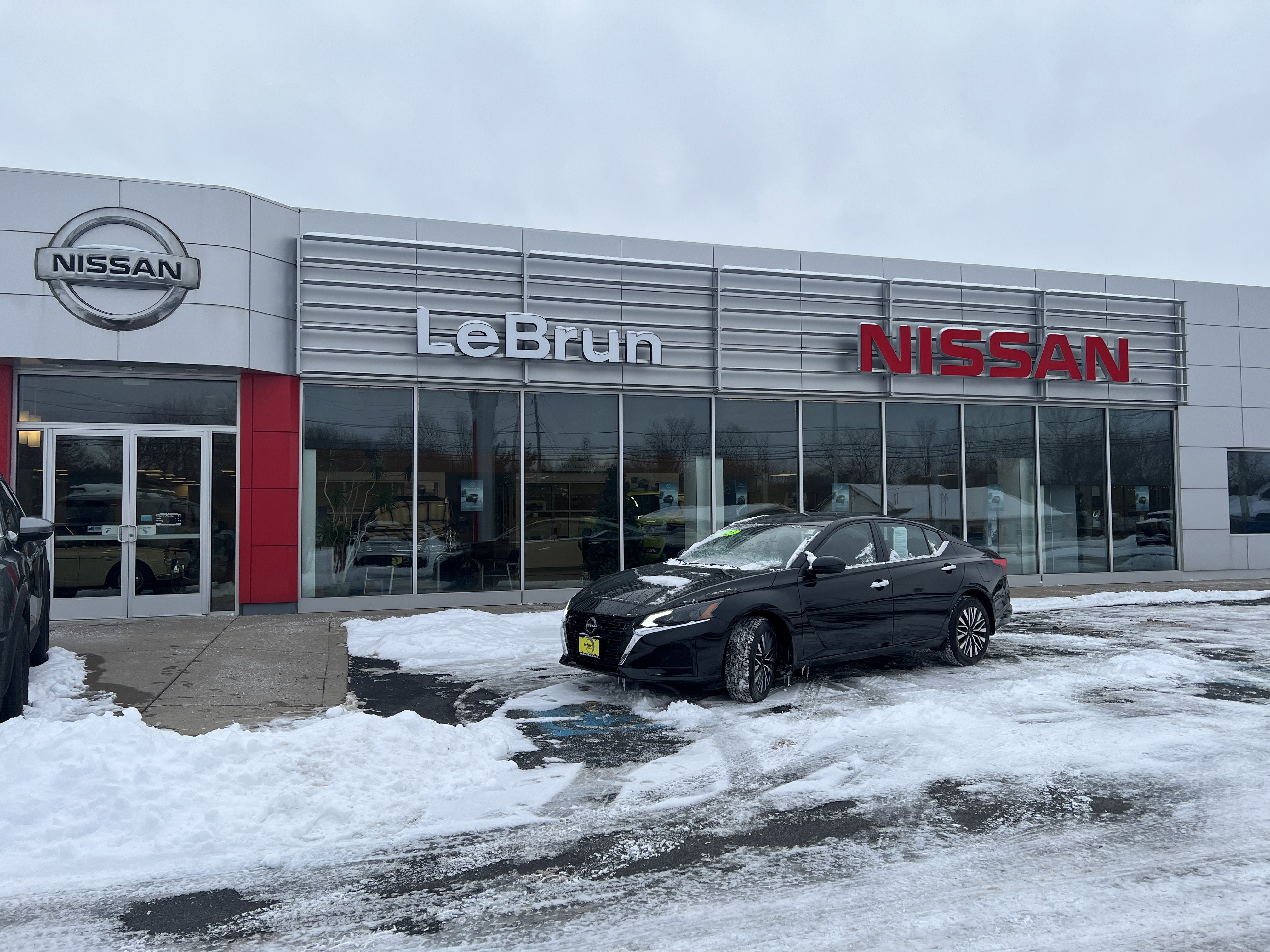 2023 Nissan Altima SV's photo