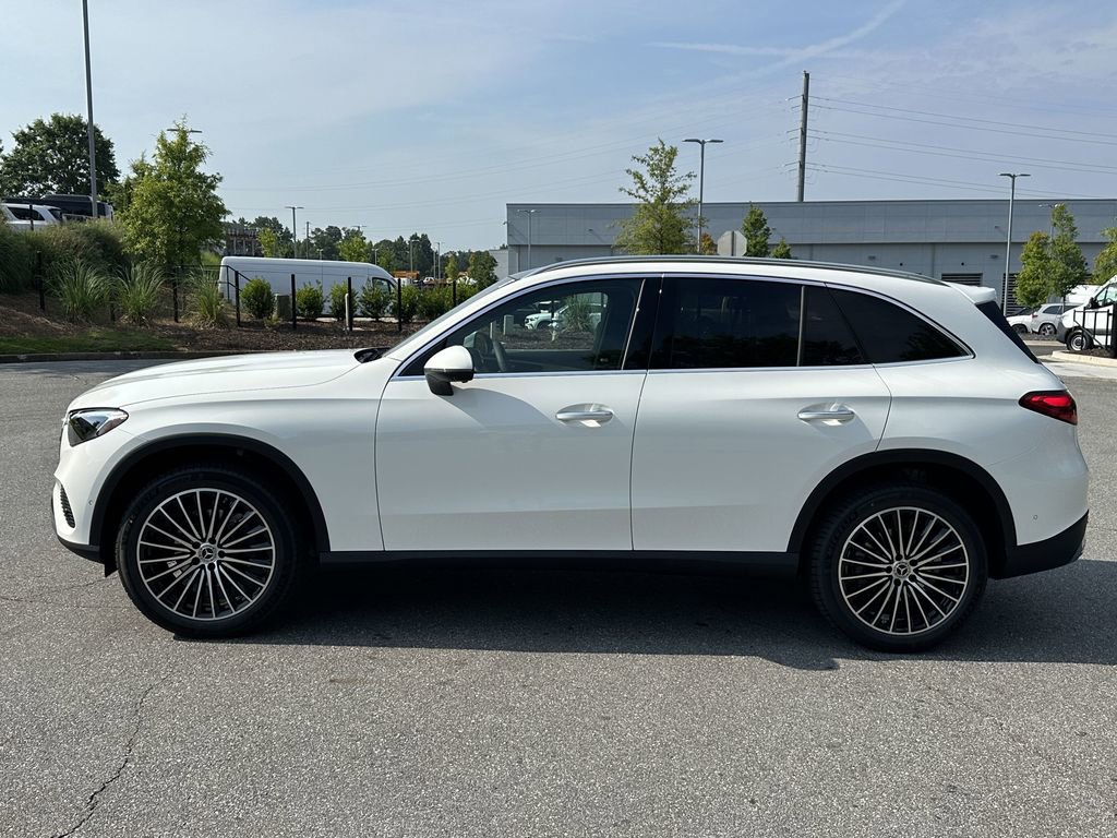 2025 Mercedes Benz GLC 300 4MATIC photo 5