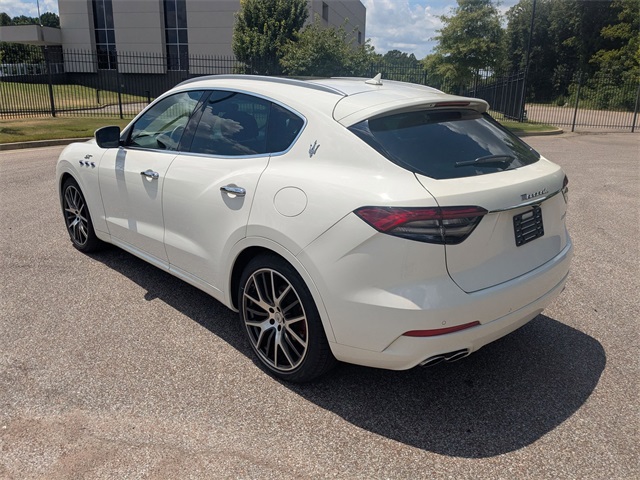2022 Maserati Levante GT photo 3