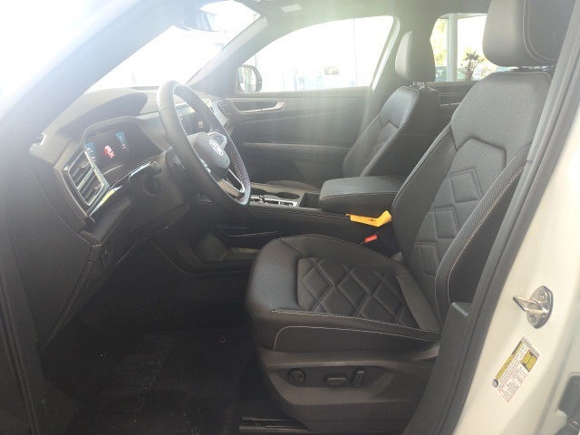 2025 Volkswagen Atlas Cross Sport SE photo 14