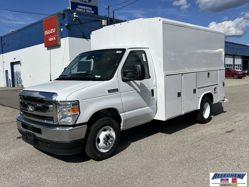 2026 Ford E-Series Cutaway Base's photo