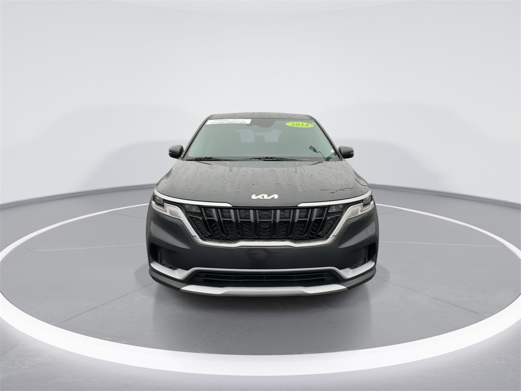 2024 Kia Carnival LX photo 3