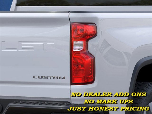2025 Chevrolet Silverado 2500HD Custom photo 11