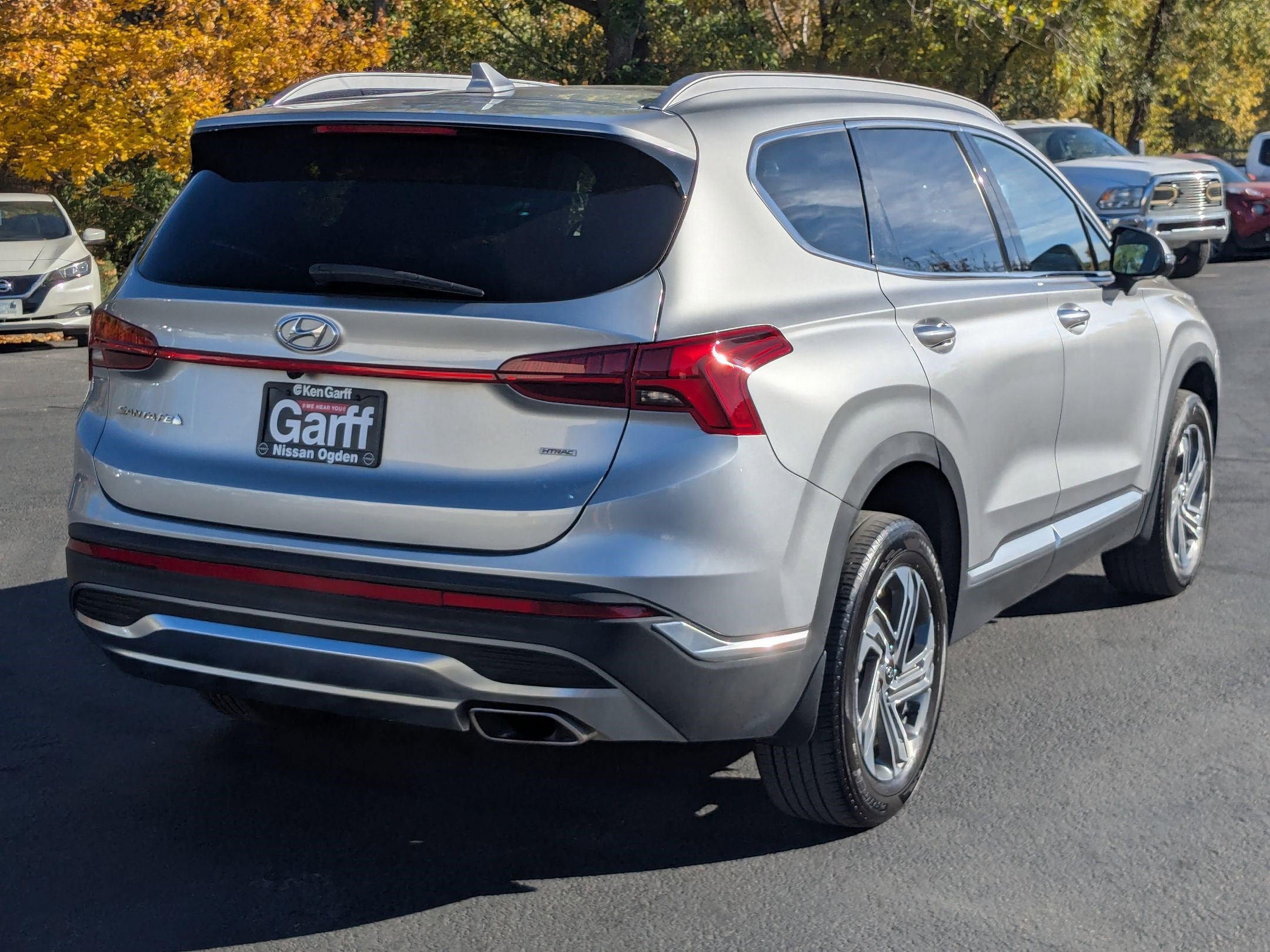2023 Hyundai Santa Fe SEL Premium photo 3