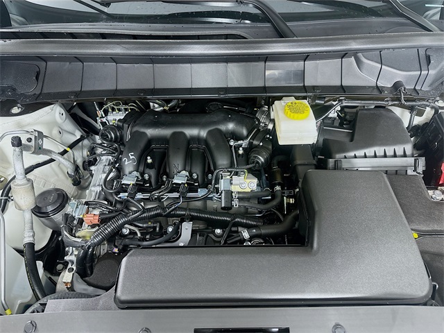 2025 Nissan Pathfinder Platinum photo 8