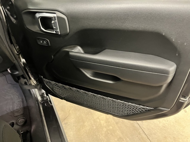 2023 Jeep Gladiator Willys photo 21
