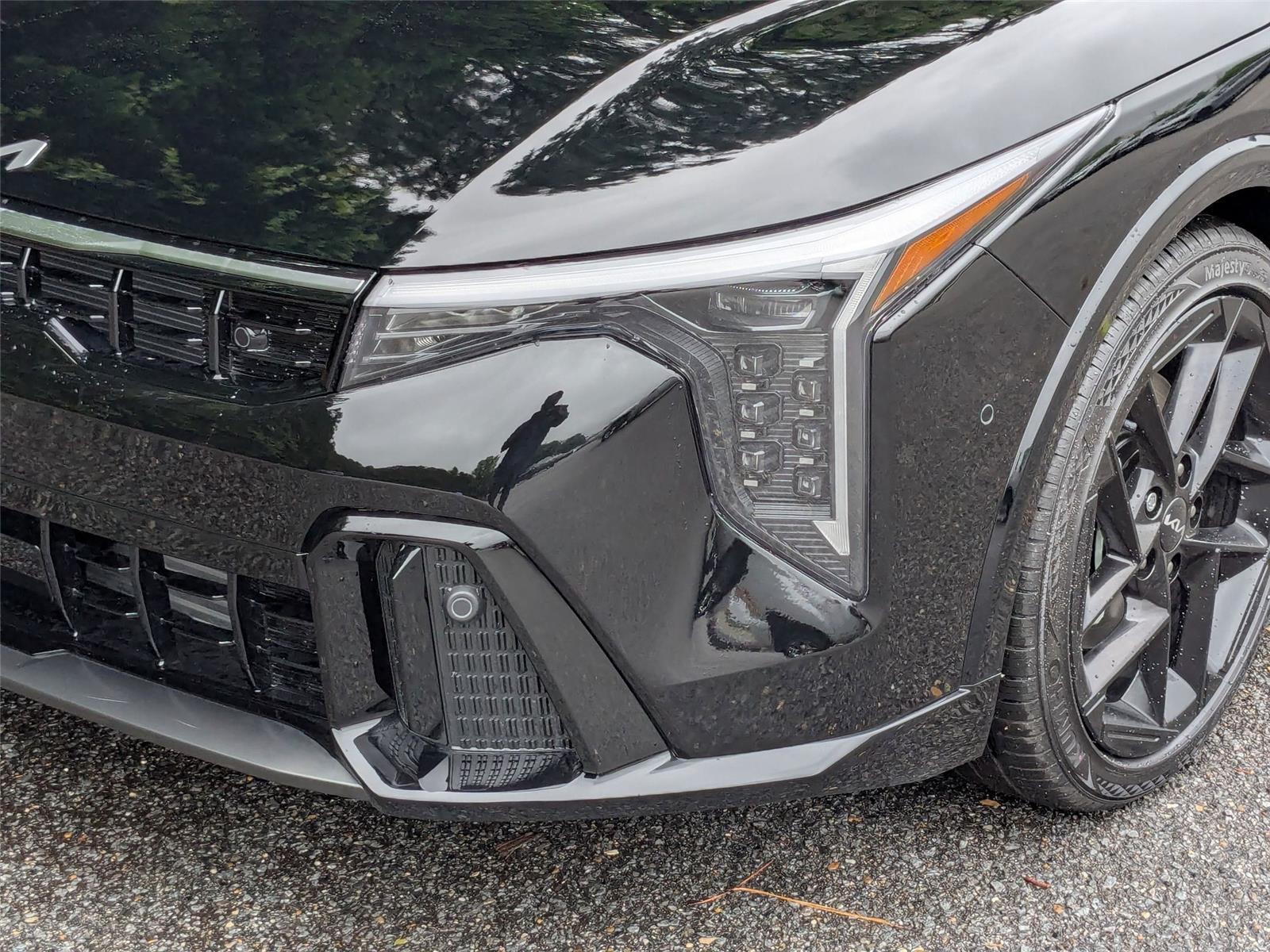 2025 Kia K4 GT-Line Turbo photo 2