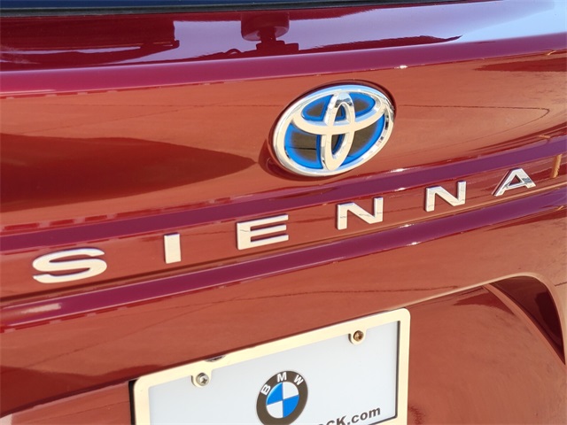 2023 Toyota Sienna Platinum photo 12