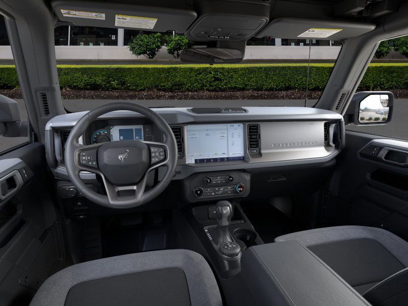 2025 Ford Bronco Base photo 7