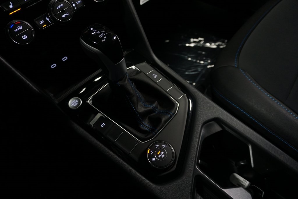 2024 Volkswagen Taos SE photo 19