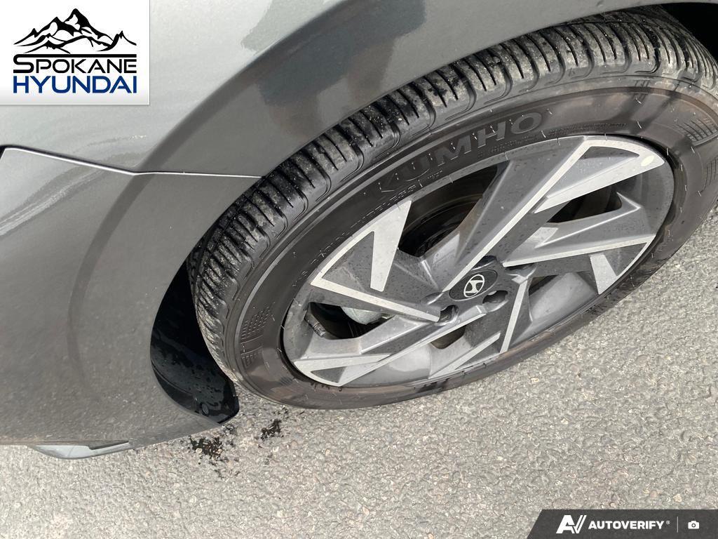 2024 Hyundai Elantra SEL Convenience photo 10