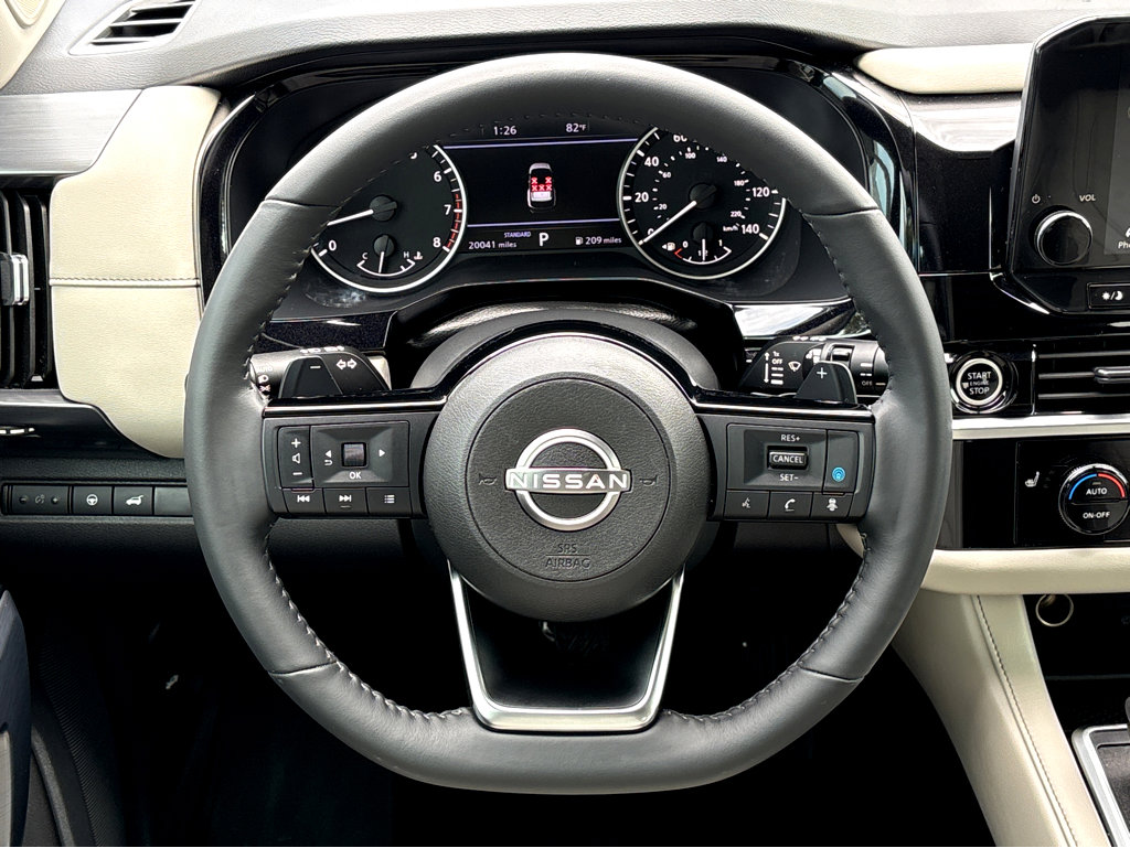 2023 Nissan Pathfinder SL photo 13